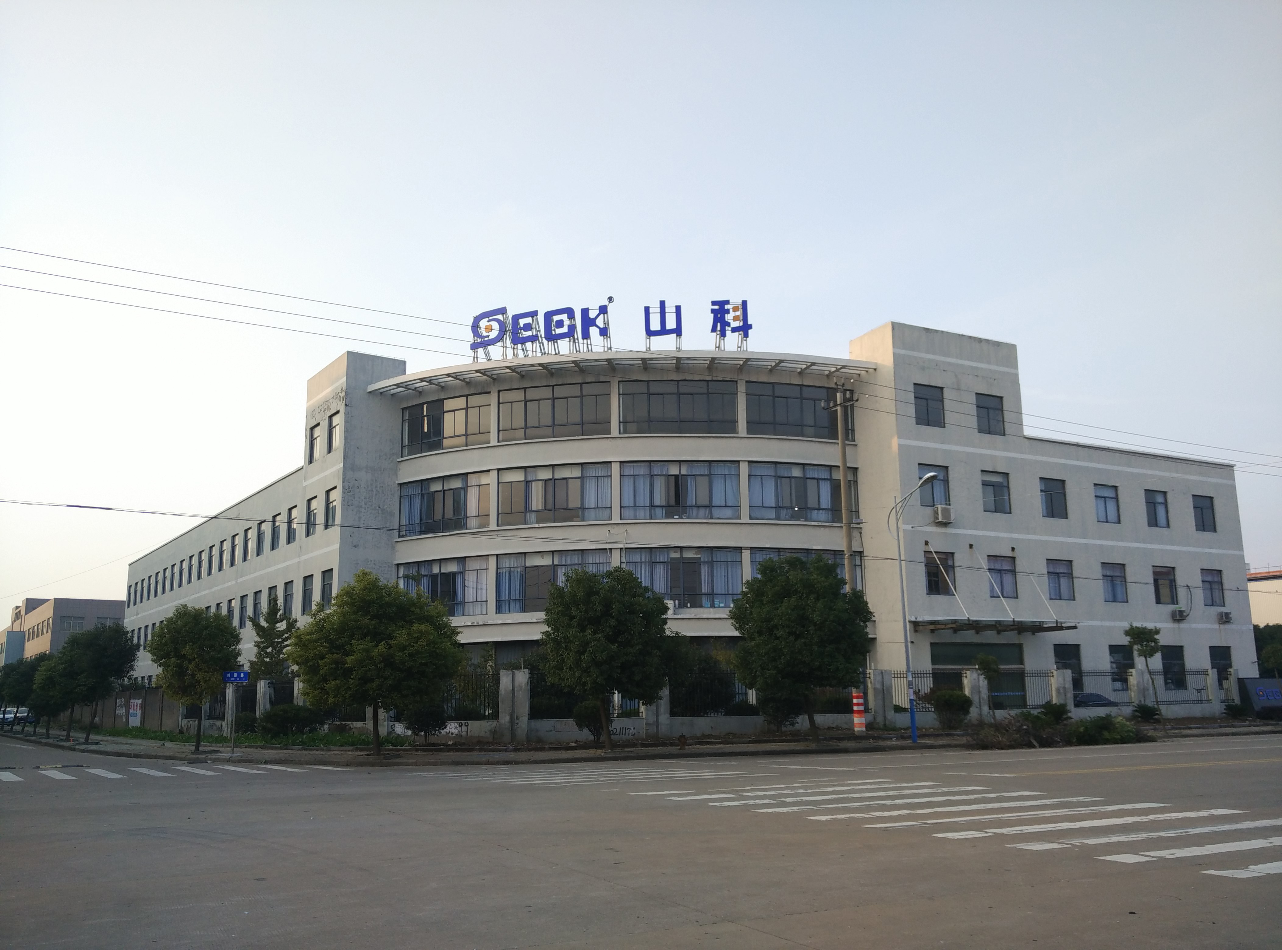 �����������ǲ�����ƽ̨